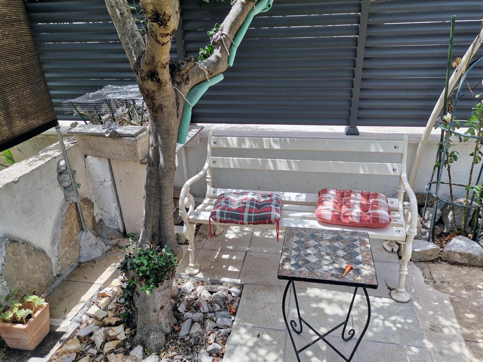 ילסה Apartment Alena With Terrace And Garden Center Jelsa מראה חיצוני תמונה