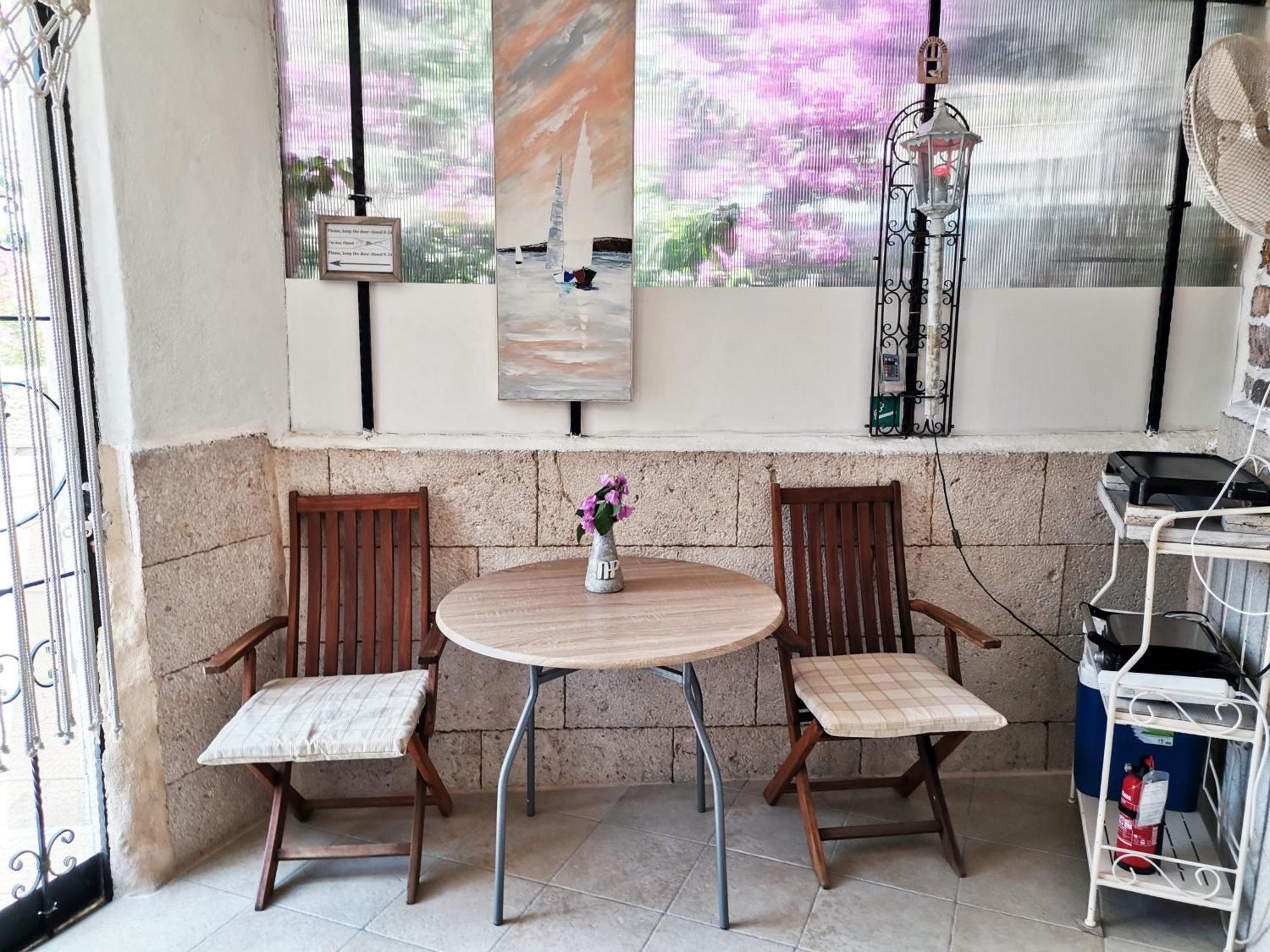 ילסה Apartment Alena With Terrace And Garden Center Jelsa מראה חיצוני תמונה