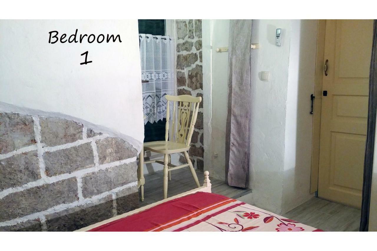 ילסה Apartment Alena With Terrace And Garden Center Jelsa מראה חיצוני תמונה